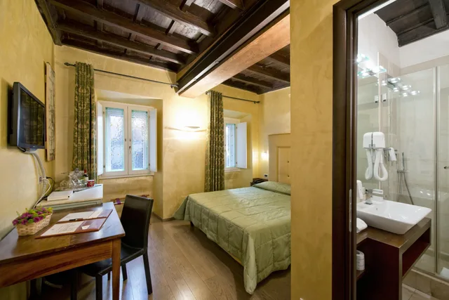 Classic, King Bed, Relais Maddalena 2/5