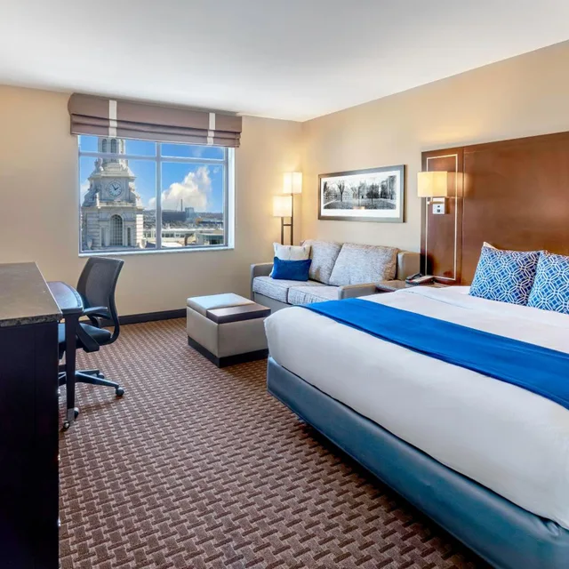 غرفة بسرير كينج مع أريكة، New Haven Hotel 2/9