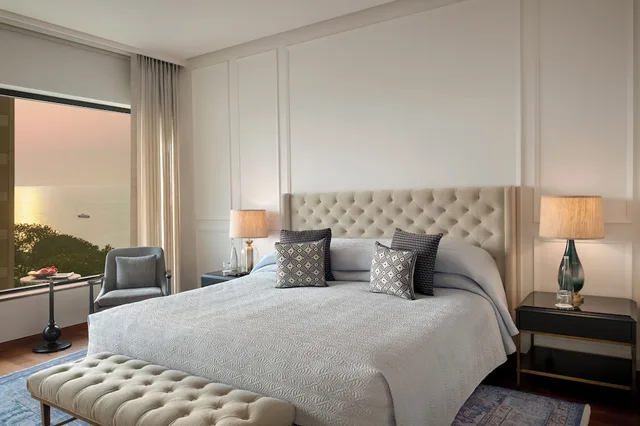 Premier, Suite, King Bed, Bay View, The Oberoi Mumbai 1/5