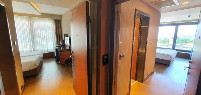 Adjoining, Queen and Twin Beds, Sea View، Hotel Arcadia Blue Istanbul 3/4