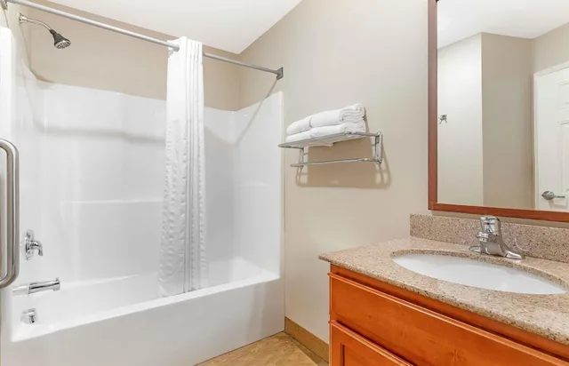 استوديو بسرير كينج، CANDLEWOOD SUITES BARTLESVILLE EAST 7/8