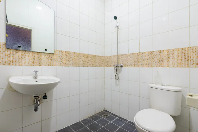 Reddoorz, Premium, Reddoorz Plus Danau Sunter Utara 4/4