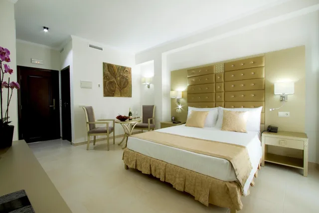 Superior, Double Bed, Shared Terrace، Hotel Bluesea Alboran 5/10