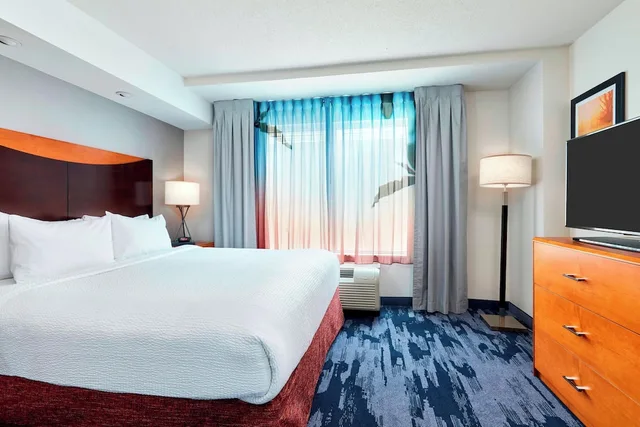 Suite, King Bed, Living Area, Fairfield Inn And Suites Indianapolis Downtown 2/5