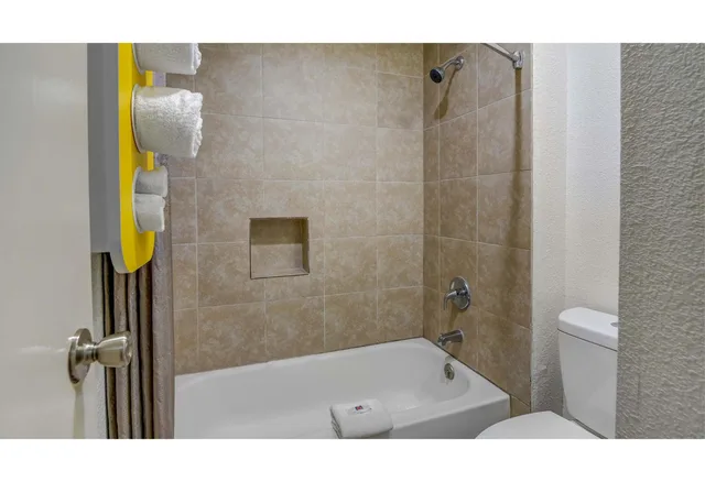 2 Full Beds - Non-smoking, Motel6 Norcross, GA 2/2