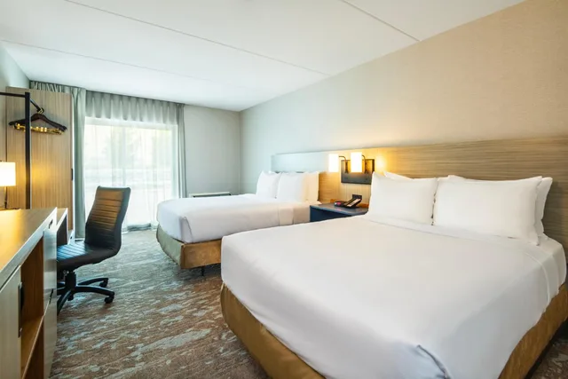 غرفة بسريرين مزدوجين في الطابق الأرضي، Comfort Inn Kingston - Highway 401 5/10