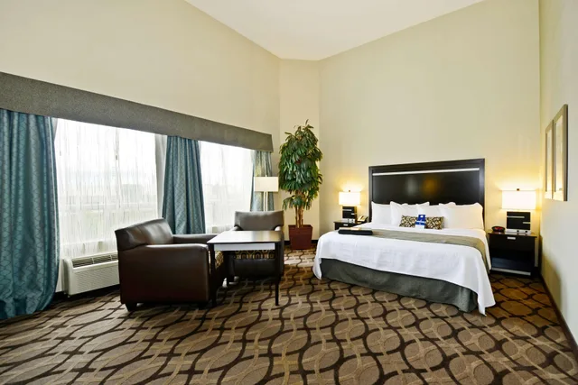جناح بسرير كينج، Best Western Plus Travel Hotel Toronto Airport 2/5