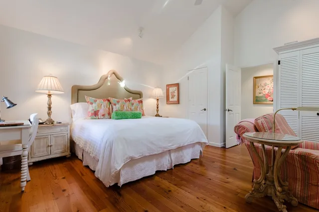 كوخ فاخر بسرير كينج لذوي الإعاقة، Cottage Grove Inn 2/2