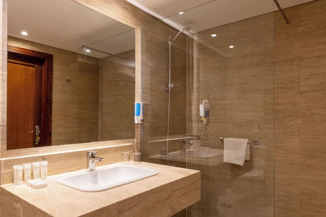 West Bay, Premium, 1 King and 2 Double Beds, Sea View, Adult Only، Fort Arabesque Beach Resort 2/2