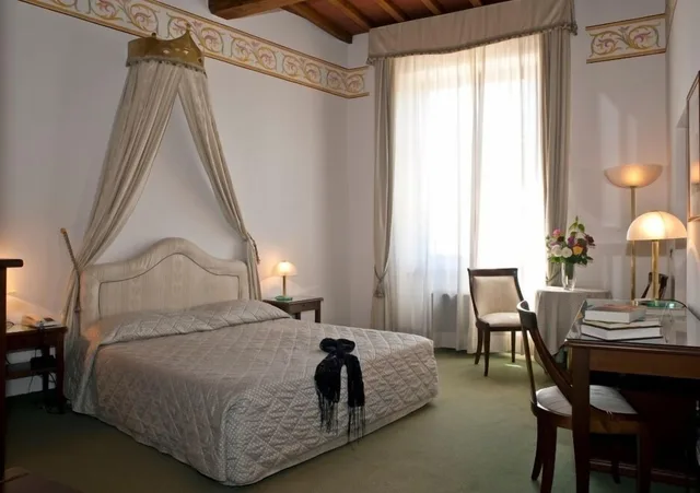 غرفة سوبيريور بسرير كوين، VIlla San Lucchese 1/8
