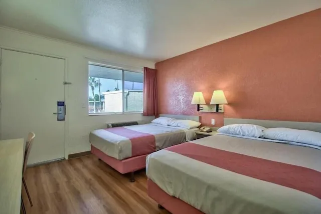 غرفة ديلوكس بسريرين مزدوجين، Motel6 Youngtown, AZ - Phoenix - Sun City 1/9