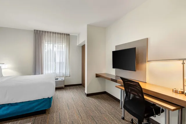 جناح بسرير كينج مع أريكة لذوي الإعاقة، Mainstay Suites Lancaster Dallas South 10/10