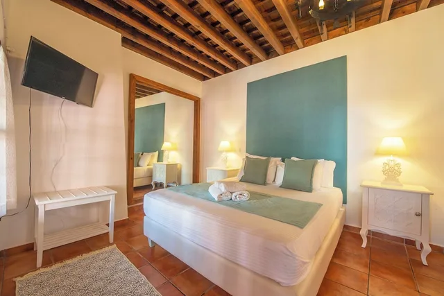 Medium, Double Bed, Saint Artemios Boutique 4/8