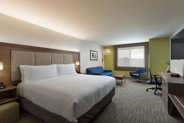 غرفة قياسية بسرير كينج لذوي الإعاقة، Holiday Inn Express Suites Portland Airport Cascade Stn 2/4