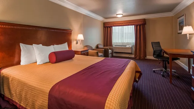 غرفة قياسية بسرير كينج لذوي الإعاقة، Best Western Willits Inn 2/7