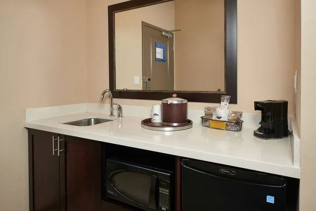 استوديو بسرير كينج، Hampton Inn Suites Portland Vancouver 3/3