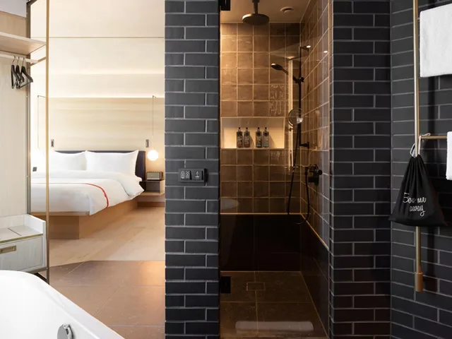 لوفت بسرير مزدوج، Ruby Emma Hotel & Bar 3/4