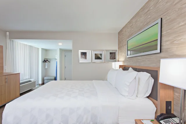 غرفة قياسية بسرير كوين لذوي الإعاقة، Holiday Inn Palmdale-Lancaster 2/5