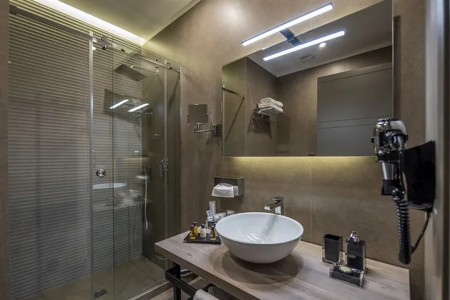 Classic, Queen Bed, Lifestyle Hotel Matilde Naples 3/5