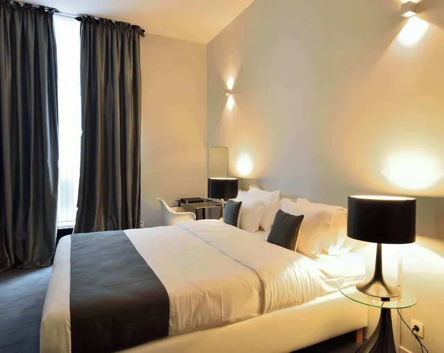 Deluxe, Queen Bed, Hotel Retro 1/9