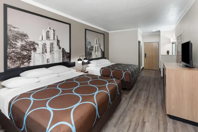 Room, 2 King Beds, Super 8 By Wyndham San Antonio/Alamodome Area 7/10