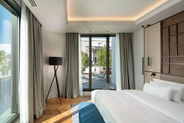 جناح جونيور بشرفة بجاكوزي، Radisson Collection Hotel, Magdalena Plaza Sevilla 3/4
