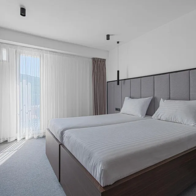 غرفة بسرير مزدوج أو سريرين منفصلين مع سرير إضافي، Hotel Ad Turres 2/10