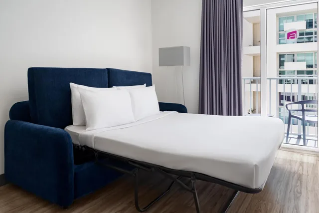 Savvy, Suite, King Bed, City View, Sofa, Balcony, High Floor، Aloft Miami Brickell 2/3