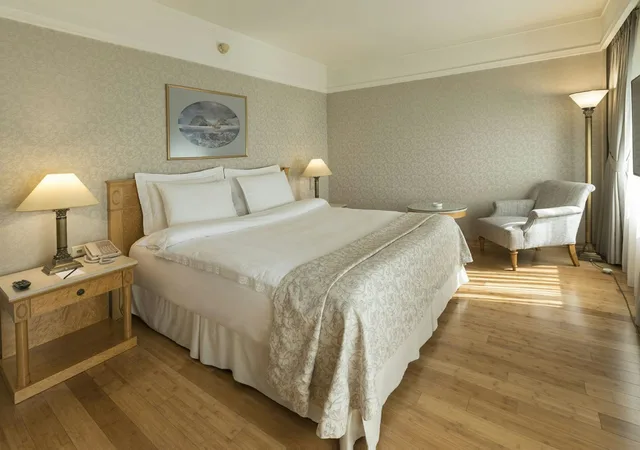 جناح بسرير كوين مع أريكة، Zorlu Grand Hotel Trabzon 1/2