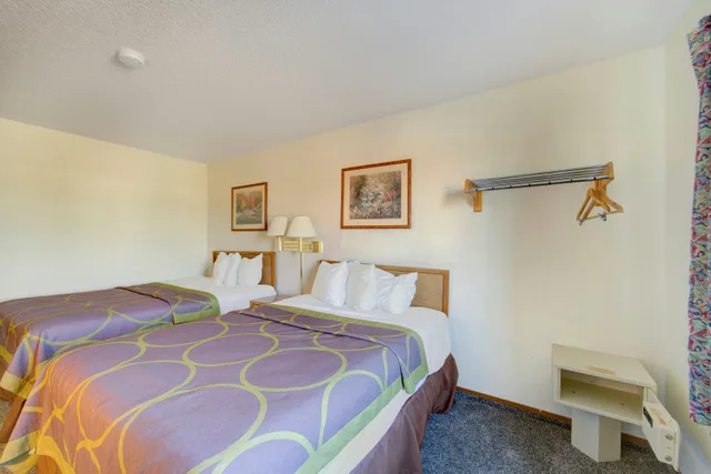 غرفة بسريرين مزدوجين، Capital O Amerihost Inn and Suites Kingdom City Hwy 54 MO 4/8