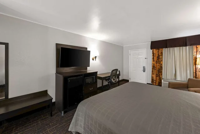 غرفة بسرير كينج، Best Western Executive Inn Grove City 4/6