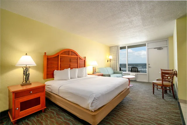 Room, King Bed, Ocean Front, Sofa, Kitchenette، Perry S Ocean Edge Resort 2/4