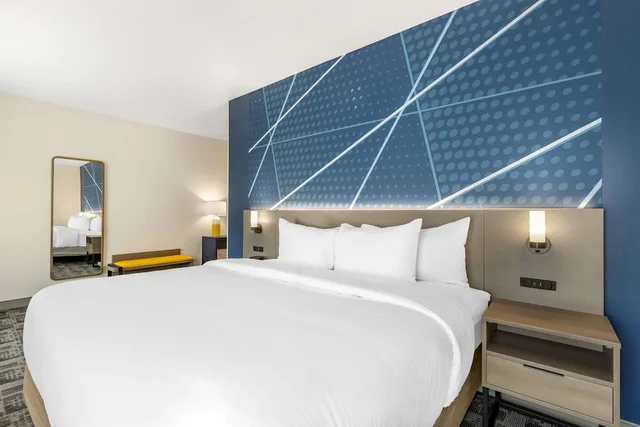 غرفة بسرير كينج لذوي الإعاقة، Comfort Inn & Suites New Port Richey Downtown District 3/5