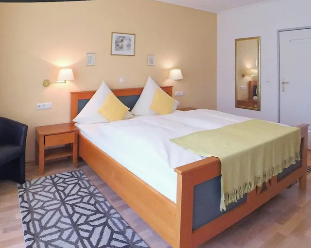 غرفة قياسية بسريرين منفصلين بشرفة، HOTEL MAURER 2/5