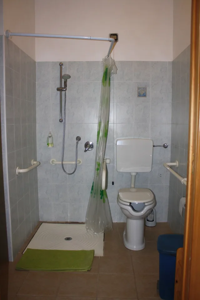 غرفة مفردة، Hotel Avalon 7/11