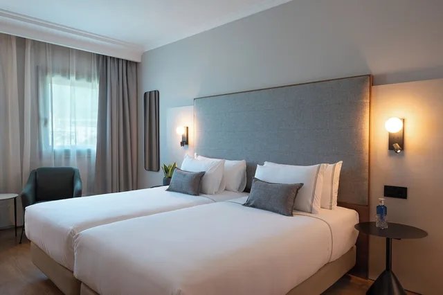 غرفة بريميوم بسرير كينج، Hotel Santiago Plaza Affiliated By Melia 4/10