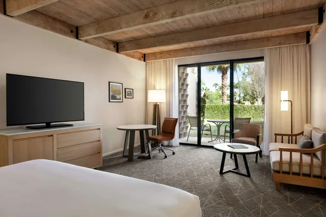 غرفة بسرير كينج بشرفة، Doubletree Resort By Hilton Paradise Valley - Scottsdale 1/2