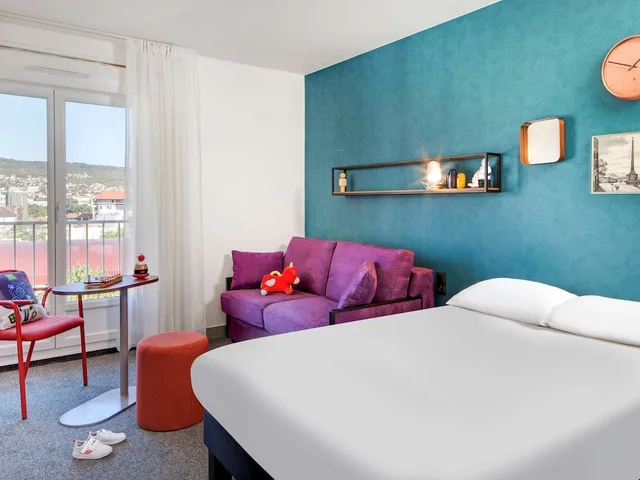 غرفة قياسية بسرير مزدوج مع أريكة، ibis Styles Clermont Ferrand Gare 1/6