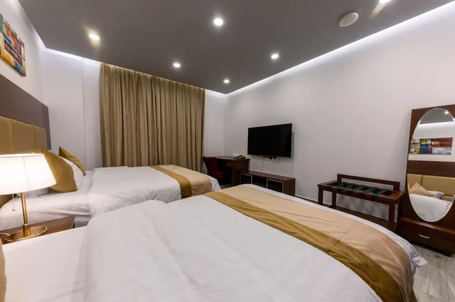 غرفة قياسية ثلاثية بسرير مزدوج وسرير فردي، فندق روزالينا(Rosalina Hotel) 2/6