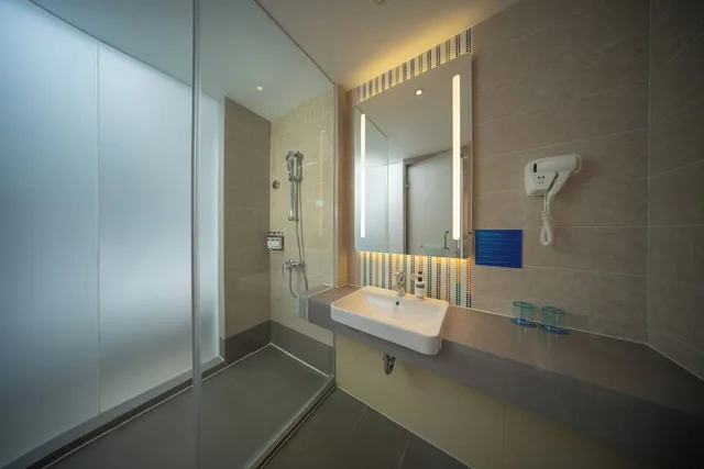 جناح بسرير كينج، HOLIDAY INN EXPRESS SHANGHAI PUJIANG 4/6