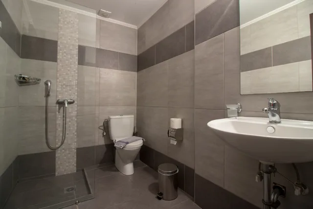 غرفة قياسية ثلاثية، Cosmopolit Athens Hotel 2/3