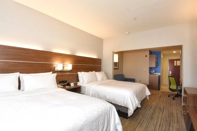 Standard, 2 Queen Beds, Sofa, Holiday Inn Express Hotel And Suites Southern Pines Pinehurst Area 2/5