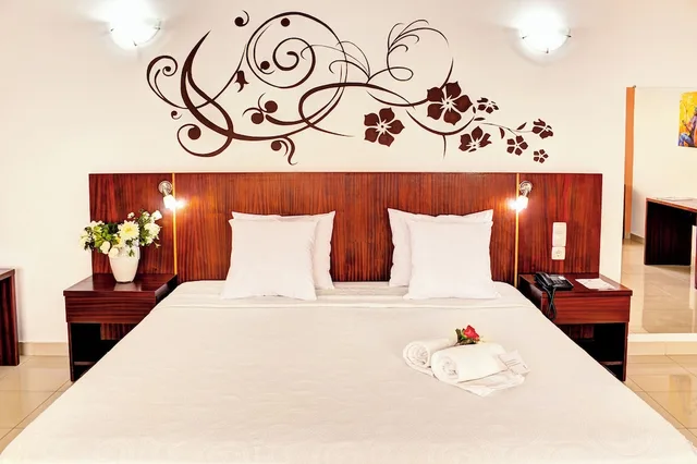 Suite, Double Bed, 2 Sofa, Balcony, Hotel LIVVO Don Paco 2/10