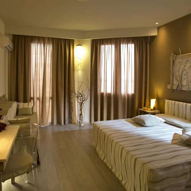 غرفة ديلوكس بسرير مزدوج أو سريرين منفصلين بإطلالة على البحر بشرفة، Hotel Tirreno Formerly Sea Club Tirreno 8/10
