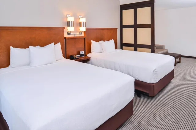 Room, 2 Queen Beds, Sofa, High Floor, Hyatt Place Chesapeake/Greenbrier 3/8