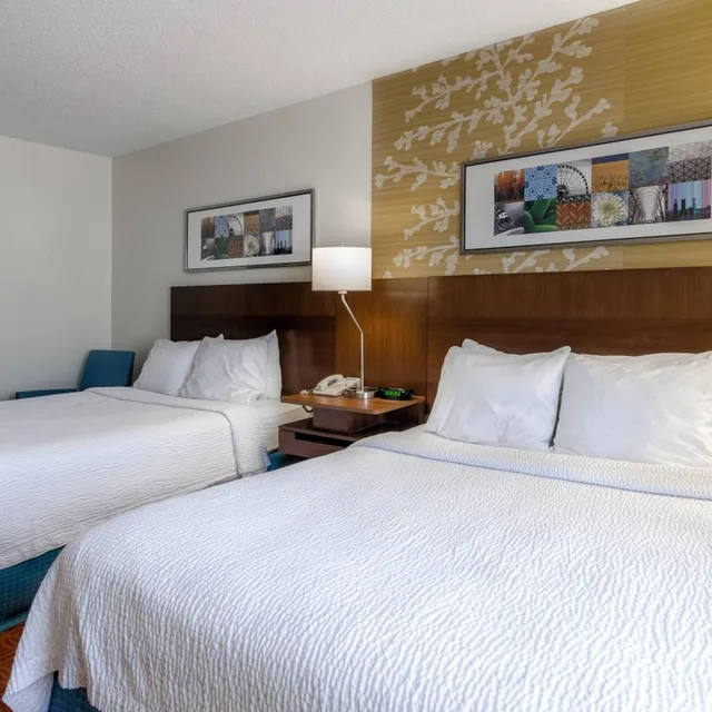 غرفة بسريرين كوين بحوض استحمام لذوي الإعاقة، Fairfield Inn Potomac Mills 1/3