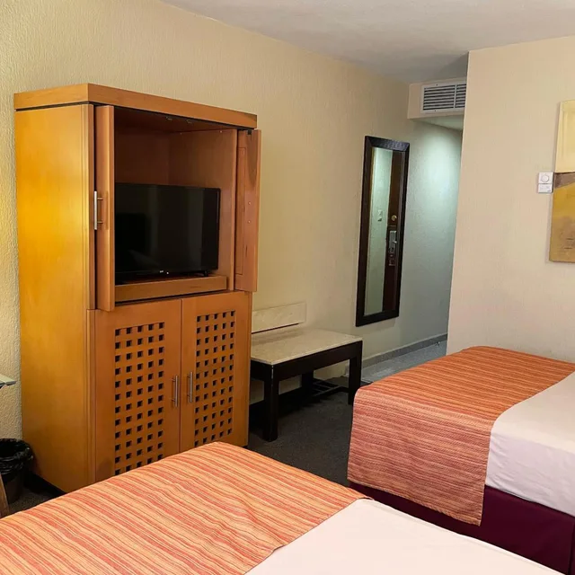 غرفة قياسية بسريرين، Hotel Victoria Poza Rica 2/5