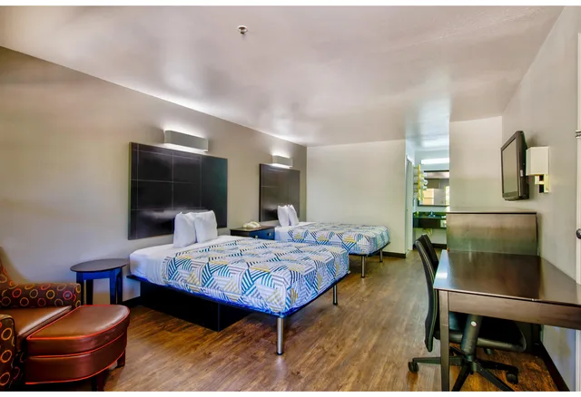 غرفة بسريرين كوين، Motel6 Arlington, TX 1/4