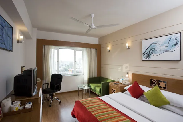 غرفة بزنس بسرير مزدوج، Lemon Tree Hotel Ahmedabad 1/10