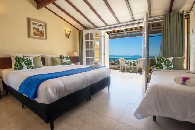 غرفة ثلاثية بإطلالة على البحر، Pousada Villa Mercedes 3/8